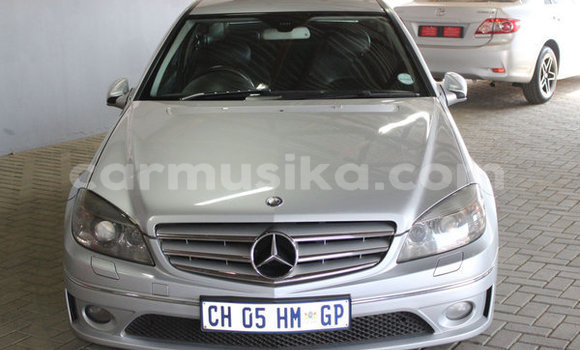 Tenga Tsaru Mercedes‒Benz CLK–Class Sirivha Mota in Beitbridge in Matabeleland South Tenga Tsaru Mercedes‒Benz CLK–Class Sirivha Mota in Beitbridge in Matabeleland South