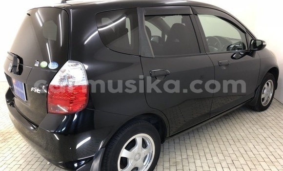 Buy Used Honda Fit Black Car in Beitbridge in Matabeleland South Buy Used Honda Fit Black Car in Beitbridge in Matabeleland South