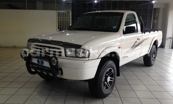 Nunua Ilio tumika Mazda B–series Nyeupe Gari ndani ya Beitbridge nchini Matabeleland Kusini Nunua Ilio tumika Mazda B–series Nyeupe Gari ndani ya Beitbridge nchini Matabeleland Kusini