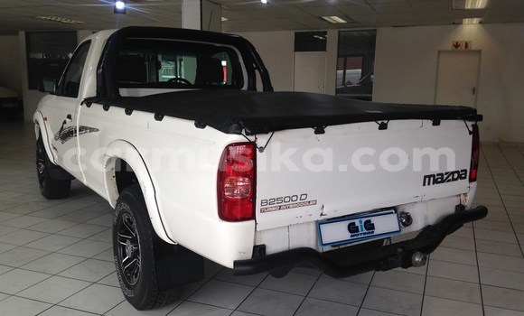 Nunua Ilio tumika Mazda B–series Nyeupe Gari ndani ya Beitbridge nchini Matabeleland Kusini Nunua Ilio tumika Mazda B–series Nyeupe Gari ndani ya Beitbridge nchini Matabeleland Kusini