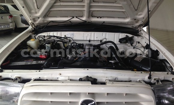 Nunua Ilio tumika Mazda B–series Nyeupe Gari ndani ya Beitbridge nchini Matabeleland Kusini Nunua Ilio tumika Mazda B–series Nyeupe Gari ndani ya Beitbridge nchini Matabeleland Kusini