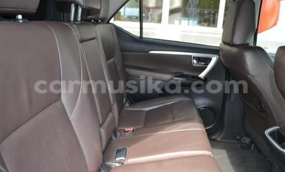 Nunua Ilio tumika Toyota Fortuner Nyeupe Gari ndani ya Beitbridge nchini Matabeleland Kusini Nunua Ilio tumika Toyota Fortuner Nyeupe Gari ndani ya Beitbridge nchini Matabeleland Kusini