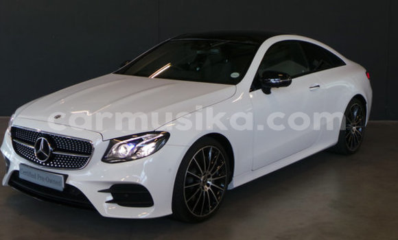 Acheter Occasion Voiture Mercedes‒Benz E-klasse Blanc à Beitbridge, Matabeleland South Acheter Occasion Voiture Mercedes‒Benz E-klasse Blanc à Beitbridge, Matabeleland South
