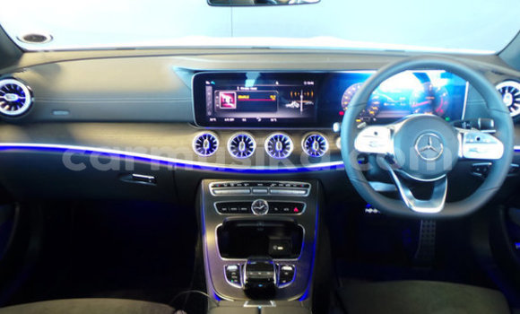 Acheter Occasion Voiture Mercedes‒Benz E-klasse Blanc à Beitbridge, Matabeleland South Acheter Occasion Voiture Mercedes‒Benz E-klasse Blanc à Beitbridge, Matabeleland South