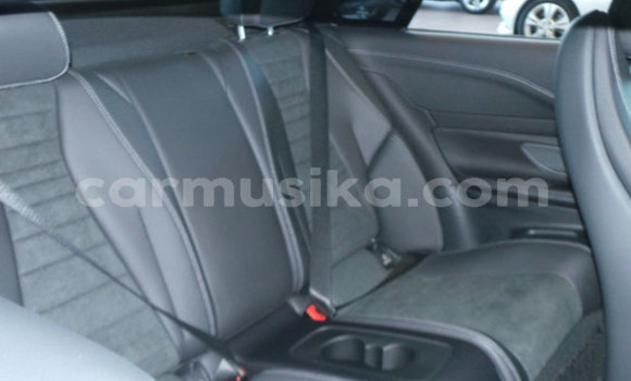 Acheter Occasion Voiture Mercedes‒Benz E-klasse Blanc à Beitbridge, Matabeleland South Acheter Occasion Voiture Mercedes‒Benz E-klasse Blanc à Beitbridge, Matabeleland South