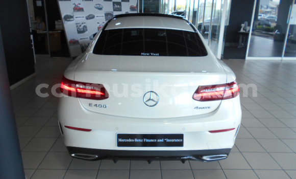 Nunua Ilio tumika Mercedes‒Benz E-klasse AMG Nyeupe Gari ndani ya Beitbridge nchini Matabeleland Kusini Nunua Ilio tumika Mercedes‒Benz E-klasse AMG Nyeupe Gari ndani ya Beitbridge nchini Matabeleland Kusini