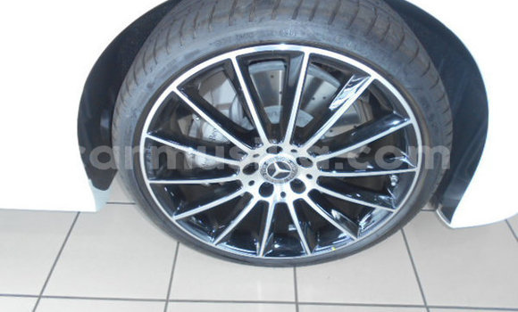 Nunua Ilio tumika Mercedes‒Benz E-klasse AMG Nyeupe Gari ndani ya Beitbridge nchini Matabeleland Kusini Nunua Ilio tumika Mercedes‒Benz E-klasse AMG Nyeupe Gari ndani ya Beitbridge nchini Matabeleland Kusini