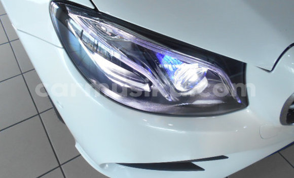 Nunua Ilio tumika Mercedes‒Benz E-klasse AMG Nyeupe Gari ndani ya Beitbridge nchini Matabeleland Kusini Nunua Ilio tumika Mercedes‒Benz E-klasse AMG Nyeupe Gari ndani ya Beitbridge nchini Matabeleland Kusini