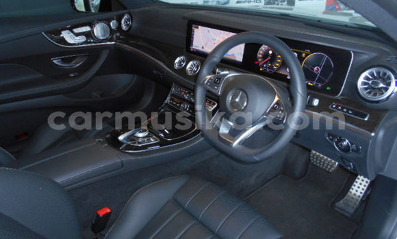 Nunua Ilio tumika Mercedes‒Benz E-klasse AMG Nyeupe Gari ndani ya Beitbridge nchini Matabeleland Kusini Nunua Ilio tumika Mercedes‒Benz E-klasse AMG Nyeupe Gari ndani ya Beitbridge nchini Matabeleland Kusini