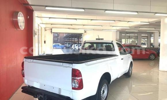 Buy Used Toyota Hilux White Car in Beitbridge in Matabeleland South Buy Used Toyota Hilux White Car in Beitbridge in Matabeleland South