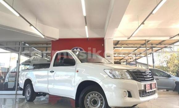 Buy Used Toyota Hilux White Car in Beitbridge in Matabeleland South Buy Used Toyota Hilux White Car in Beitbridge in Matabeleland South
