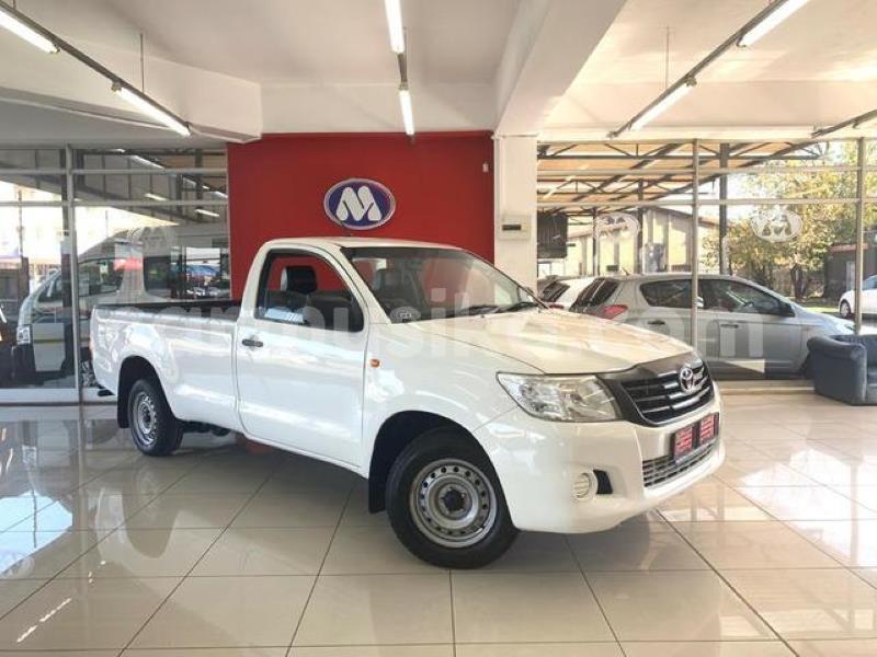 Big with watermark toyota hilux matabeleland south beitbridge 8089