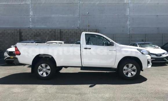 Acheter Occasion Voiture Toyota Hilux Blanc à Beitbridge, Matabeleland South Acheter Occasion Voiture Toyota Hilux Blanc à Beitbridge, Matabeleland South