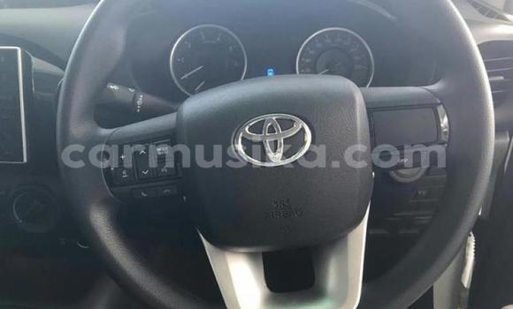 Acheter Occasion Voiture Toyota Hilux Blanc à Beitbridge, Matabeleland South Acheter Occasion Voiture Toyota Hilux Blanc à Beitbridge, Matabeleland South