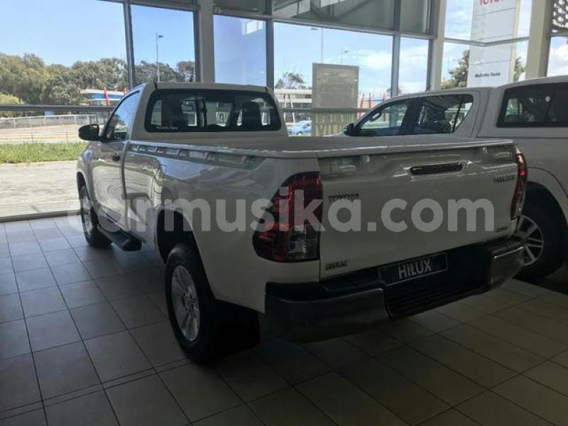 Big with watermark toyota hilux matabeleland south beitbridge 8091