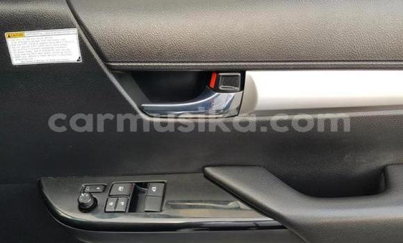 Buy Used Toyota Hilux White Car in Beitbridge in Matabeleland South Buy Used Toyota Hilux White Car in Beitbridge in Matabeleland South