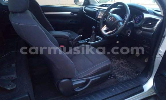 Acheter Occasion Voiture Toyota Hilux Gris à Beitbridge, Matabeleland South Acheter Occasion Voiture Toyota Hilux Gris à Beitbridge, Matabeleland South