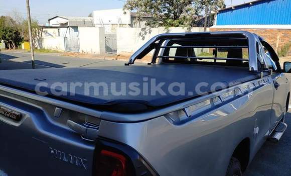 Acheter Occasion Voiture Toyota Hilux Gris à Beitbridge, Matabeleland South Acheter Occasion Voiture Toyota Hilux Gris à Beitbridge, Matabeleland South