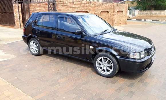 Acheter Occasion Voiture Toyota Yaris Bleu à Beitbridge, Matabeleland South Acheter Occasion Voiture Toyota Yaris Bleu à Beitbridge, Matabeleland South