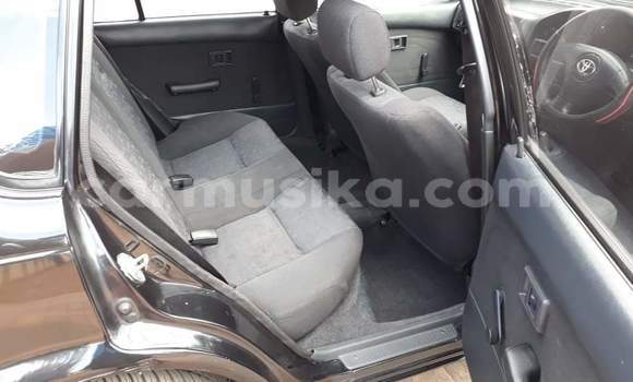 Acheter Occasion Voiture Toyota Yaris Bleu à Beitbridge, Matabeleland South Acheter Occasion Voiture Toyota Yaris Bleu à Beitbridge, Matabeleland South