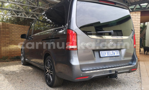 Acheter Occasion Voiture Mercedes‒Benz Viano Noir à Beitbridge, Matabeleland South Acheter Occasion Voiture Mercedes‒Benz Viano Noir à Beitbridge, Matabeleland South