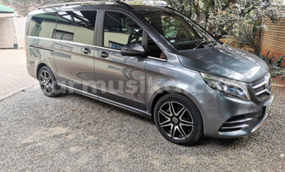 Acheter Occasion Voiture Mercedes‒Benz Viano Noir à Beitbridge, Matabeleland South Acheter Occasion Voiture Mercedes‒Benz Viano Noir à Beitbridge, Matabeleland South
