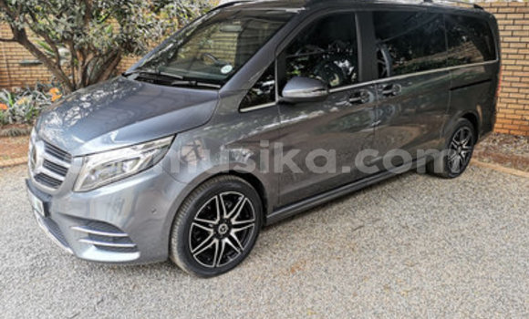 Acheter Occasion Voiture Mercedes‒Benz Viano Noir à Beitbridge, Matabeleland South Acheter Occasion Voiture Mercedes‒Benz Viano Noir à Beitbridge, Matabeleland South