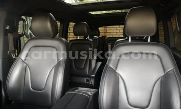 Acheter Occasion Voiture Mercedes‒Benz Viano Noir à Beitbridge, Matabeleland South Acheter Occasion Voiture Mercedes‒Benz Viano Noir à Beitbridge, Matabeleland South