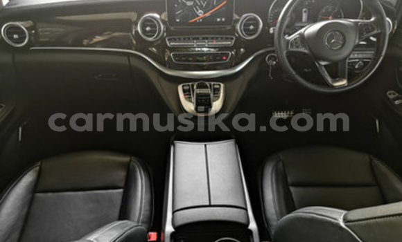 Acheter Occasion Voiture Mercedes‒Benz Viano Noir à Beitbridge, Matabeleland South Acheter Occasion Voiture Mercedes‒Benz Viano Noir à Beitbridge, Matabeleland South