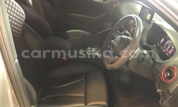 Nunua Ilio tumika Audi RS3 Fedha Gari ndani ya Beitbridge nchini Matabeleland Kusini Nunua Ilio tumika Audi RS3 Fedha Gari ndani ya Beitbridge nchini Matabeleland Kusini