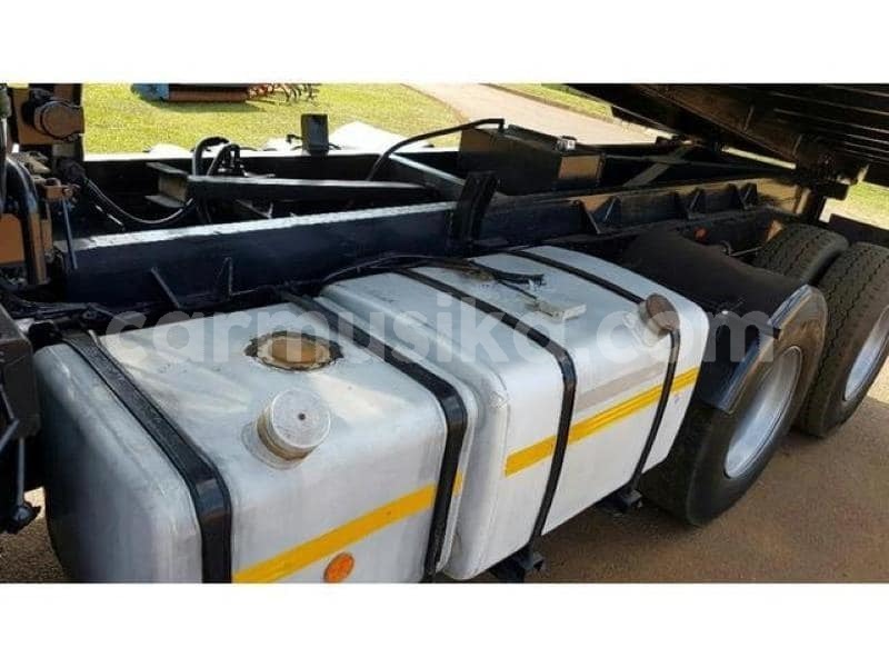 Big with watermark nissan ud harare harare 8120