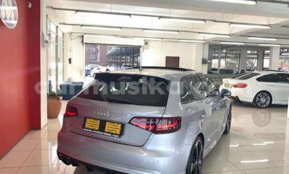 Acheter Occasion Voiture Audi RS3 Gris à Beitbridge, Matabeleland South Acheter Occasion Voiture Audi RS3 Gris à Beitbridge, Matabeleland South