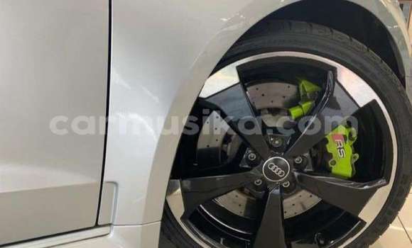 Acheter Occasion Voiture Audi RS3 Gris à Beitbridge, Matabeleland South Acheter Occasion Voiture Audi RS3 Gris à Beitbridge, Matabeleland South