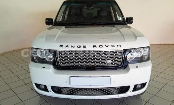 Buy Used Land Rover Range Rover Vogue White Car in Harare in Harare Buy Used Land Rover Range Rover Vogue White Car in Harare in Harare
