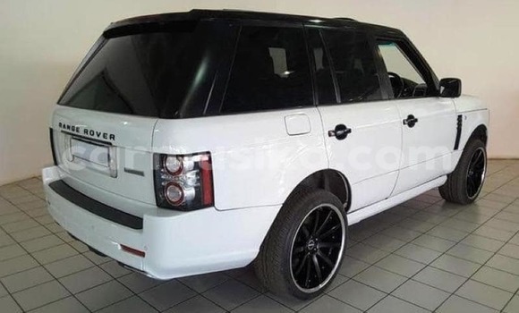 Buy Used Land Rover Range Rover Vogue White Car in Harare in Harare Buy Used Land Rover Range Rover Vogue White Car in Harare in Harare