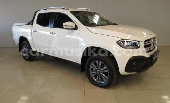 Acheter Occasion Voiture Mercedes‒Benz C-klasse Blanc à Beitbridge, Matabeleland South Acheter Occasion Voiture Mercedes‒Benz C-klasse Blanc à Beitbridge, Matabeleland South