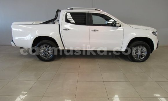 Acheter Occasion Voiture Mercedes‒Benz C-klasse Blanc à Beitbridge, Matabeleland South Acheter Occasion Voiture Mercedes‒Benz C-klasse Blanc à Beitbridge, Matabeleland South