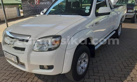 Nunua Ilio tumika Mazda BT-50 Nyeupe Gari ndani ya Beitbridge nchini Matabeleland Kusini Nunua Ilio tumika Mazda BT-50 Nyeupe Gari ndani ya Beitbridge nchini Matabeleland Kusini