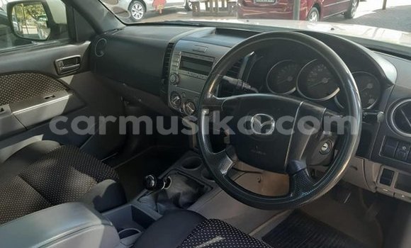 Nunua Ilio tumika Mazda BT-50 Nyeupe Gari ndani ya Beitbridge nchini Matabeleland Kusini Nunua Ilio tumika Mazda BT-50 Nyeupe Gari ndani ya Beitbridge nchini Matabeleland Kusini