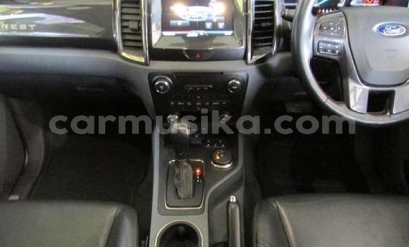 Buy Used Ford Everest White Car in Beitbridge in Matabeleland South Buy Used Ford Everest White Car in Beitbridge in Matabeleland South