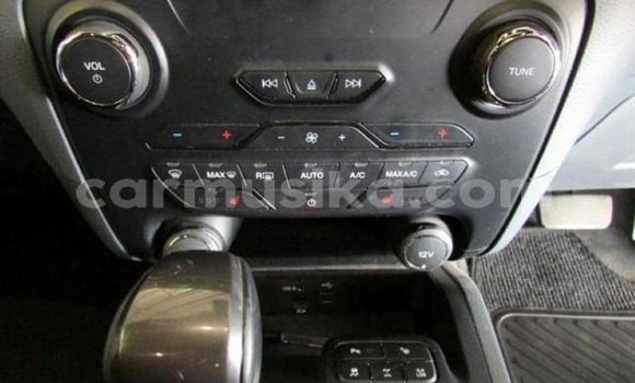 Buy Used Ford Everest White Car in Beitbridge in Matabeleland South Buy Used Ford Everest White Car in Beitbridge in Matabeleland South