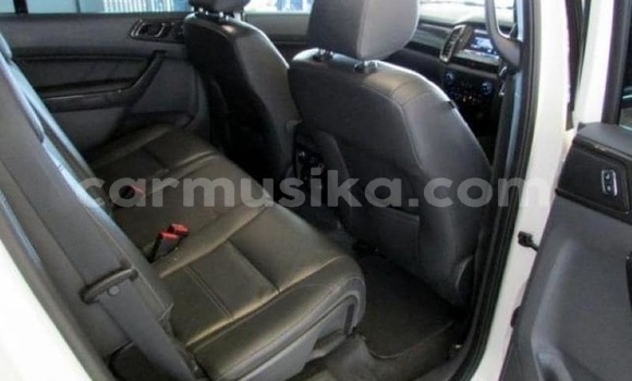 Buy Used Ford Everest White Car in Beitbridge in Matabeleland South Buy Used Ford Everest White Car in Beitbridge in Matabeleland South