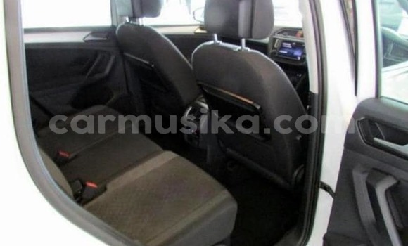 Acheter Occasion Voiture Volkswagen Tiguan Blanc à Beitbridge, Matabeleland South Acheter Occasion Voiture Volkswagen Tiguan Blanc à Beitbridge, Matabeleland South