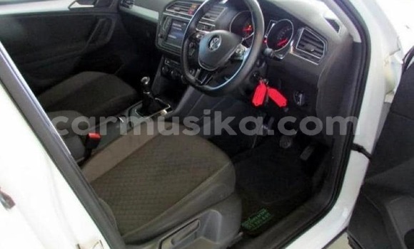 Acheter Occasion Voiture Volkswagen Tiguan Blanc à Beitbridge, Matabeleland South Acheter Occasion Voiture Volkswagen Tiguan Blanc à Beitbridge, Matabeleland South