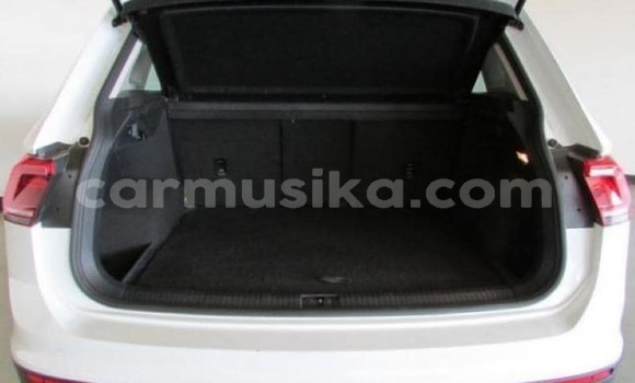 Acheter Occasion Voiture Volkswagen Tiguan Blanc à Beitbridge, Matabeleland South Acheter Occasion Voiture Volkswagen Tiguan Blanc à Beitbridge, Matabeleland South