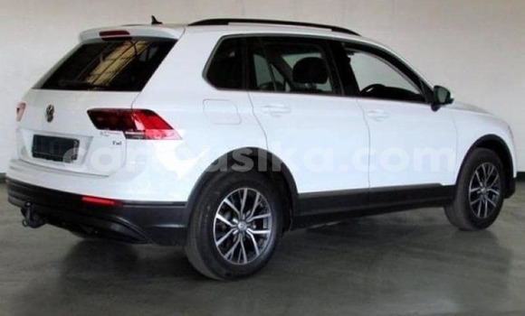 Acheter Occasion Voiture Volkswagen Tiguan Blanc à Beitbridge, Matabeleland South Acheter Occasion Voiture Volkswagen Tiguan Blanc à Beitbridge, Matabeleland South