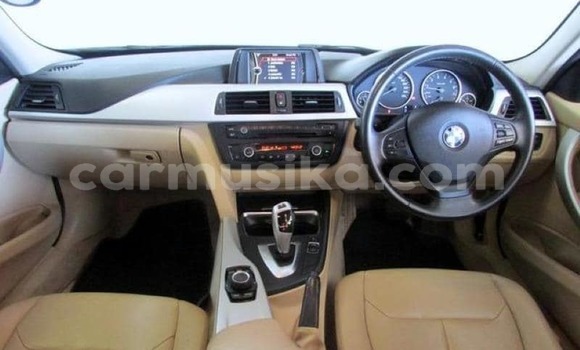 Tenga Tsaru BMW 3–Series Nhema Mota in Beitbridge in Matabeleland South Tenga Tsaru BMW 3–Series Nhema Mota in Beitbridge in Matabeleland South