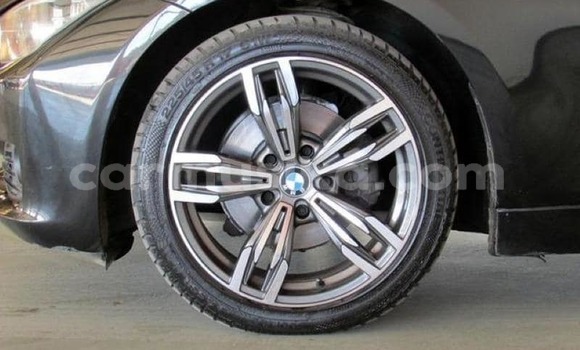 Tenga Tsaru BMW 3–Series Nhema Mota in Beitbridge in Matabeleland South Tenga Tsaru BMW 3–Series Nhema Mota in Beitbridge in Matabeleland South