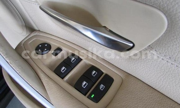 Tenga Tsaru BMW 3–Series Nhema Mota in Beitbridge in Matabeleland South Tenga Tsaru BMW 3–Series Nhema Mota in Beitbridge in Matabeleland South