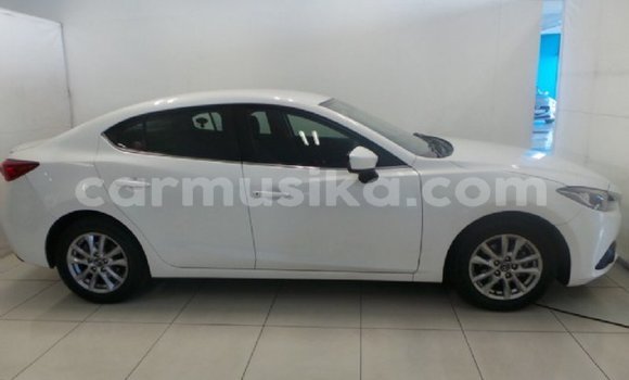Buy Used Mazda 3 White Car in Beitbridge in Matabeleland South Buy Used Mazda 3 White Car in Beitbridge in Matabeleland South